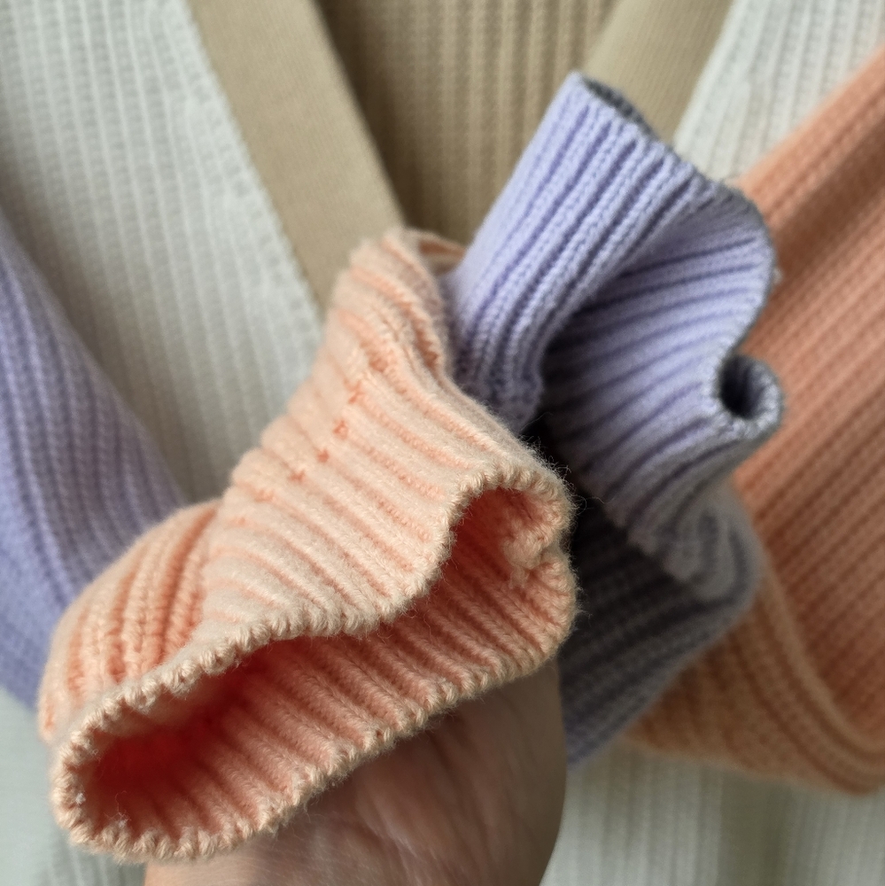 GAP Shaker-Stitch V-Neck Cardigan - Picture 6 of 8